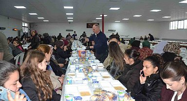Hıdırellez şenliklerinde yüzlerce vatandaşa yemek verildi