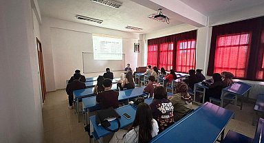 Hisarcık MYO'da "Danışman-Öğrenci Paylaşım Saatleri" etkinliği