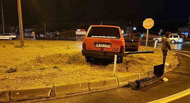 Isparta'da iki otomobil kavşakta çarpıştı