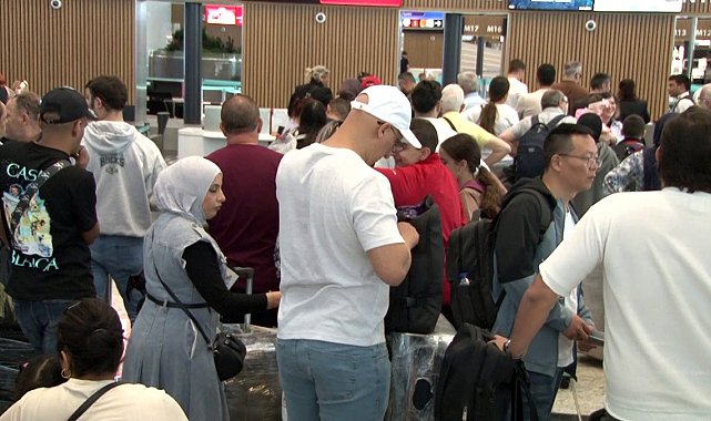 İstanbul Havalimanı'nda dönüş yoğunluğu başladı