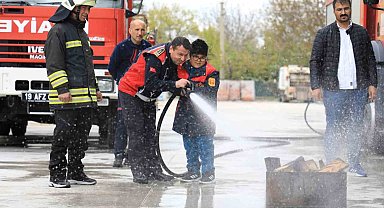 İtfaiye ekiplerinden özel bireylere yangın eğitimi
