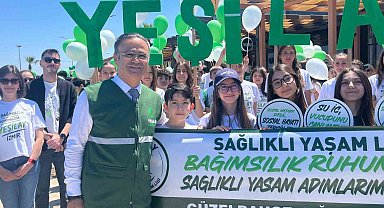 İzmir'de bağımlılığa karşı çocuklar ve velilerden 'Sağlıklı Yaşam' yürüyüşü