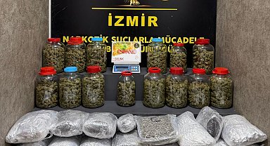İzmir'de zehir tacirlerine operasyon: 4 şüpheli tutuklandı
