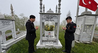 Jandarma şehit Özata kabri başında anıldı