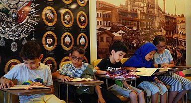 Kağıthane'de çocuklara uygulamalı eğitim veren 'Yaşam Beceri Atölyeleri' sürüyor