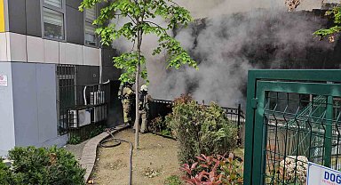 Kağıthane'de metruk binada başlayan yangın yanındaki binaya sirayet etti: 1 yaralı