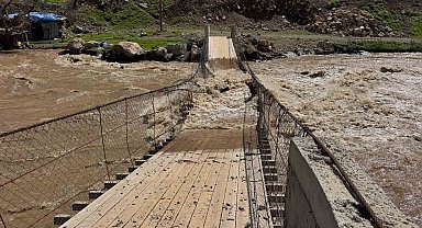 Kar erimeye başladı, su debisi yükseldi, Mehmetçik köprüsü için tehlike çanları çalıyor