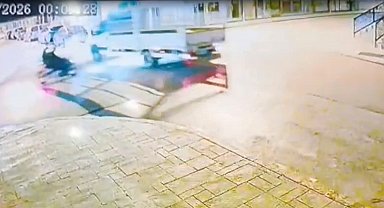 Keşan'da 2 kişinin yaralandığı kaza güvenlik kamerasına ansıdı
