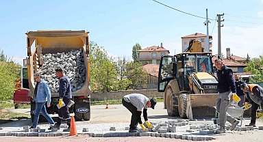 Kırıkkale'de kilit parke ve asfalt çalışmaları sürüyor