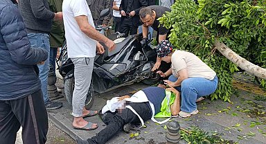 Kırmızı ışık ihlali yapan otomobil ortalığı savaş alanına çevirdi: 1'i ağır, 4 yaralı