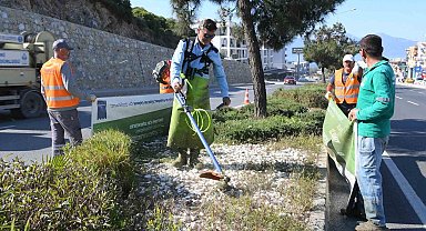 Kuşadası'nda bayram öncesi refüjler bakıma alındı