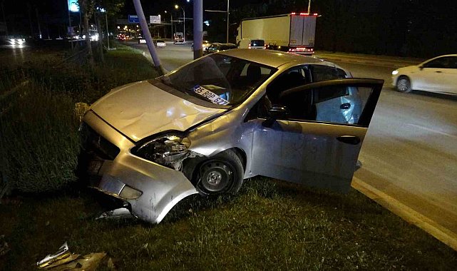 Malatya'da tır ile çarpışan araç refüje çıktı