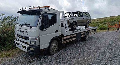 Manavgat'ta 40 metrelik şarampole uçan araçtaki 2 kişi yaralandı