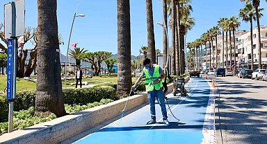 Marmaris'te bisiklet yolları bakımdan geçiyor