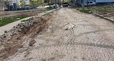 Mazıdağı'nda bozuk yollar tepki çekiyor