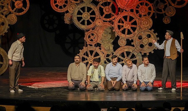 Mersin Şehir Tiyatrosu, 'Misafir' oyun ile Silifkeli sanatseverlerle buluştu