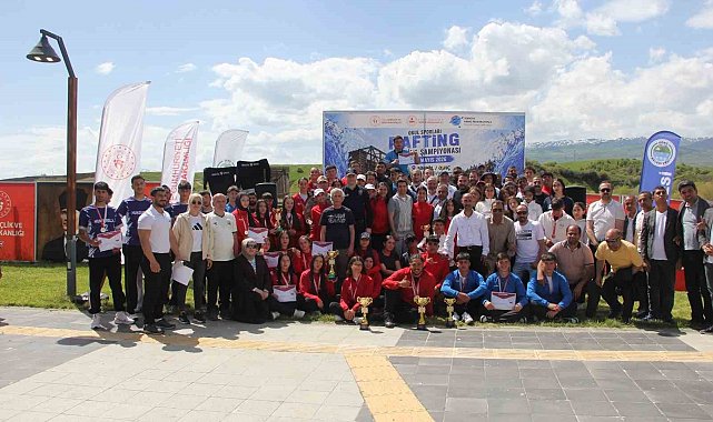 Murat Nehri'nde kano heyecanı sona erdi:400 sporcu kıyasıya yarıştı