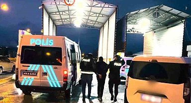 Muş'ta göçmen kaçakçılığı operasyonu: 2 organizatör tutuklandı