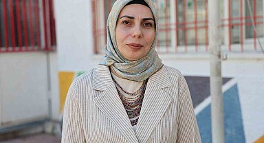 Öğrenciler ve öğretmenler okul duvarını sanatsal şekilde boyadı