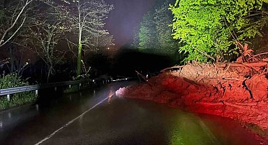 Ordu'da heyelan nedeniyle yol ulaşıma kapandı