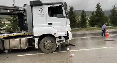 Osmaniye'de tır yağmurda savruldu