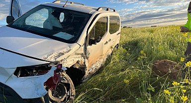 Otomobil ile hafif ticari araç çarpıştı: 3 yaralı