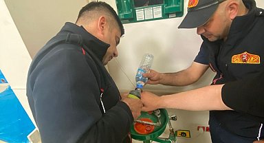 Parmağına yüzük sıkışan vatandaşın imdadına itfaiye ekipleri yetişti