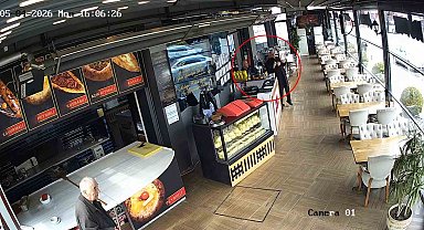 Pendik'te soluk borusuna ekmek kaçan müşteri heimlich manevrasıyla kurtarıldı