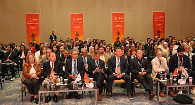 "Uluslararası Peri-implantitis 2026" sempozyumu gerçekleştirildi