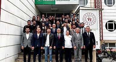 Rektör Kent öğrencilerin sorularını yanıtladı