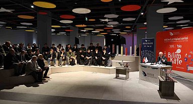 Rektör Sözbir Bilim Kafede uydu teknolojilerindeki milli vizyonu anlattı