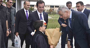 Sağlık Bakanı Memişoğlu: "Bitlis'ten başka ile hasta gitmesini engelleyecek şekilde bütün planlamalarımızı yapacağız"