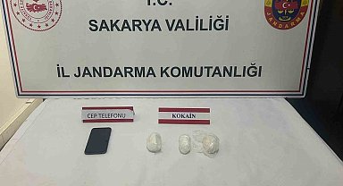 Sakarya'da 4 ilçede uyuşturucu operasyonu: 1 milyonluk kokain ele geçirildi