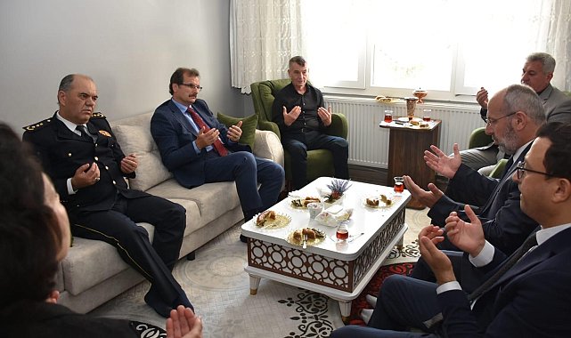 Salihli Kaymakamı Güldoğan'dan şehit ailesine bayram ziyareti