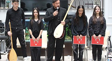 Samsun'da liseliler milli ve manevi değerleri ezgilerle yaşatıyor