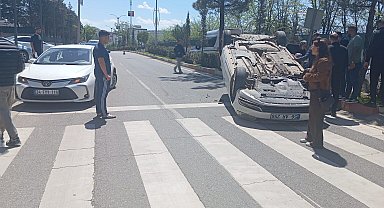 Siirt'te kazada iki sürücü araçlarda sıkıştı