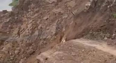 Siirt'te toprak kayması köylüleri tedirgin ediyor