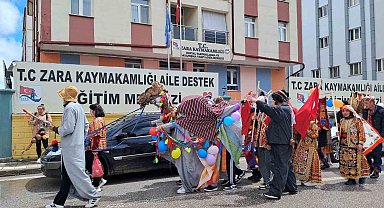 Sivas'ta geleneksel 'saya gezmesi' renkli görüntülere sahne oldu