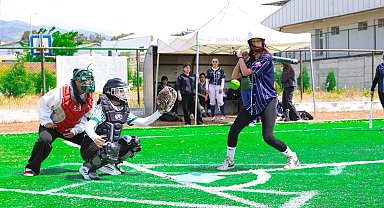 Softbol heyecanı Aydın'ın ev sahipliğinde başladı