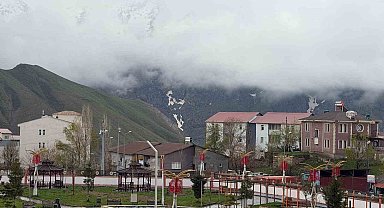 Sümbül Dağı mayısta beyaza büründü