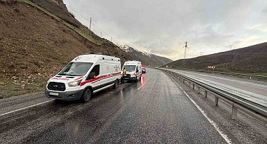 Tatvan'da trafik kazası: 2 yaralı