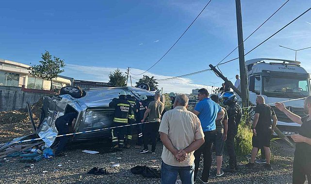 Tekirdağ'da midibüs ile panelvan çarpıştı: 1 ölü, 8 yaralı