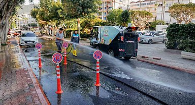 Temizlik işleri ekipleri Alanya'yı bayrama hazırlıyor