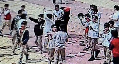 Teneffüste fenalaşan öğrenciye öğretmenden hayat kurtaran müdahale