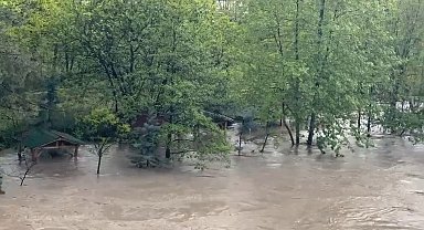 Tokat'ta yazın serinleten kamelyalar sular altında kaldı
