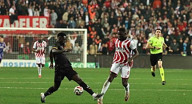Trendyol Süper Lig: Samsunspor: 4 - Galatasaray: 1