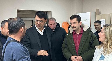 Uşak Valisi Kartal, zincirleme trafik kazasında yaralananları hastanede ziyaret etti