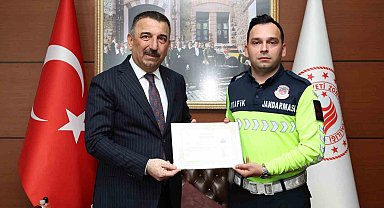 Vali Hacıbektaşoğlu'ndan trafik ekiplerine başarı belgesi