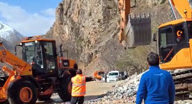 Van-Çatak kara yolu yeniden ulaşıma açıldı
