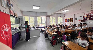 Veterinerler minik öğrencilerle buluştu